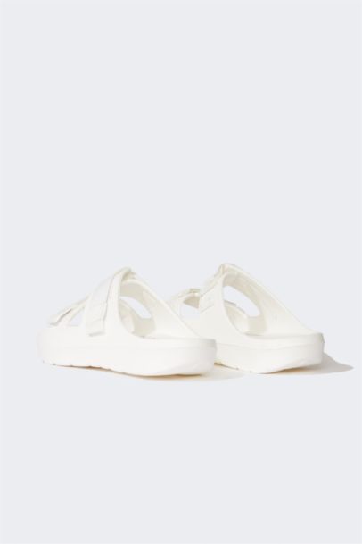 شبشب نسائي إيفا بكعب مسطح بشريط مزدوج