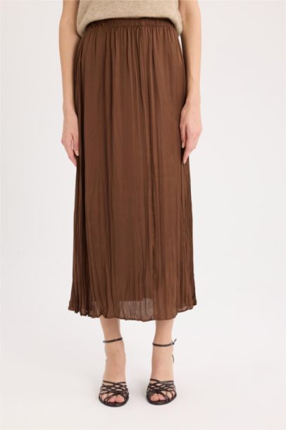 Jupe mi-longue en satin à taille haute Coupe évasée