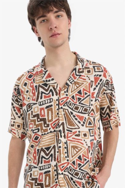 New Regular Fit Apache Neck Printed Short Sleeve Shirt