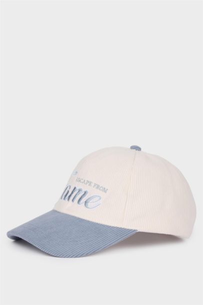 Woman Embroidered Velvet Cap