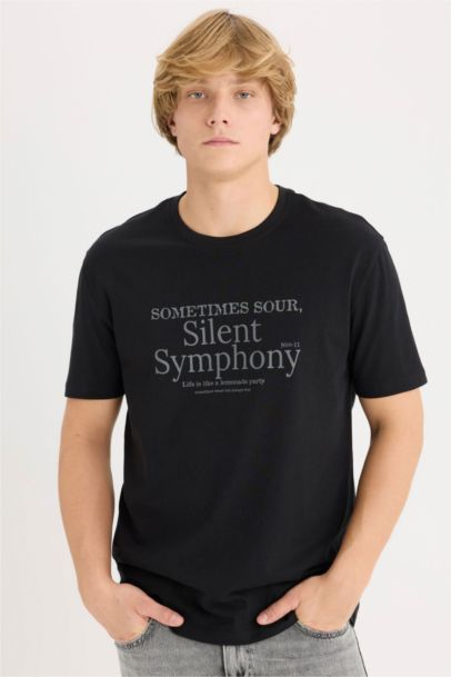 تيشيرت نص كم قصة عادية برقبة مستديرة