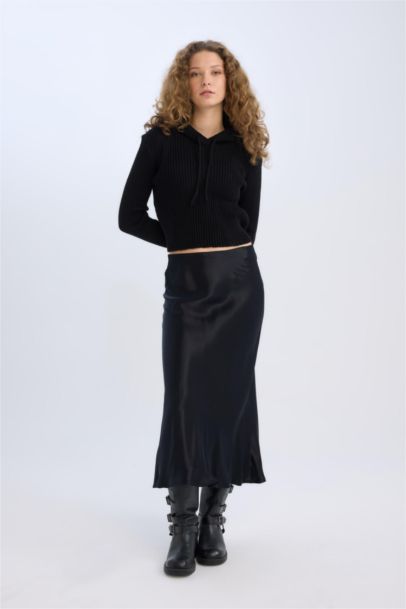 تنورة طويلة ستان قصة A بخصر عادي