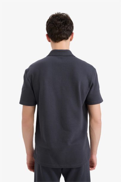 تيشيرت بولو قصة عادية بياقة بولو