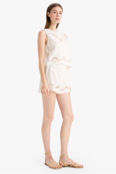 Regular Fit Brode Keten Karışımlı Plaj Şortu