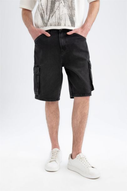 Джинсовые бермуды с карго-кройкой