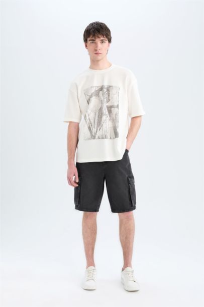 Джинсовые бермуды с карго-кройкой