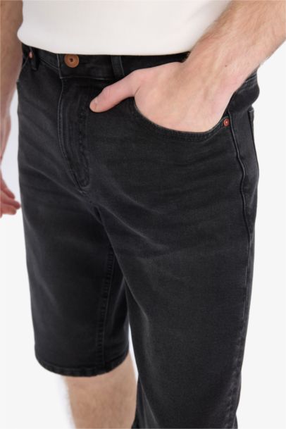 شورت جينز سليم فيت