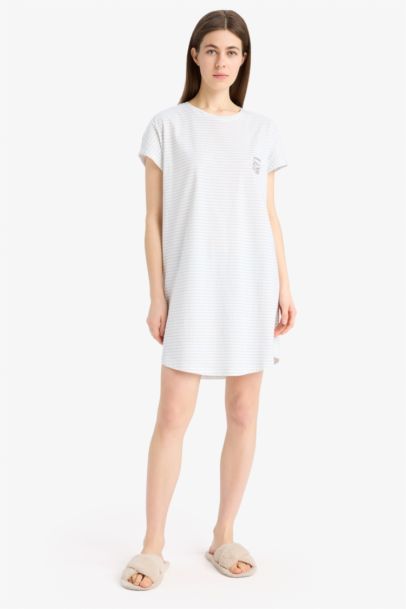 Fall in Love Regular Fit Crew Neck Short Sleeve Dress