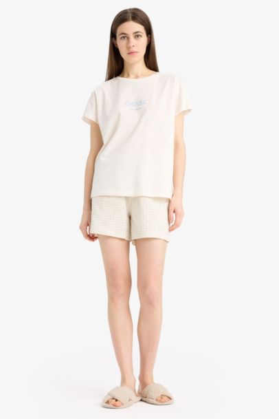 سيت بجامة قصة عادية تيشيرت نص كم و شورت من Fall in Love - قطعتين