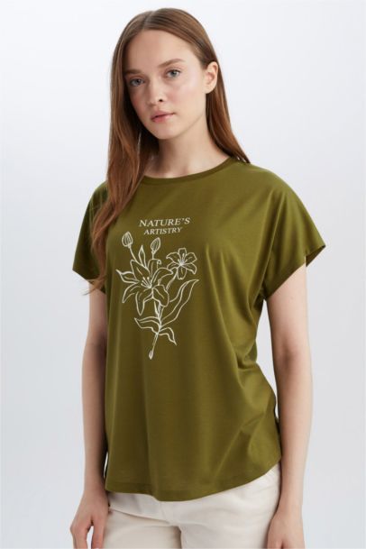 تي شيرت نص كم قصة عادية بياقة مستديرة