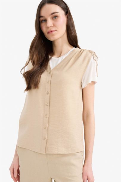 Безрукавка с V-образным вырезом, стандартная посадка