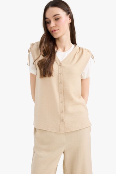 Безрукавка с V-образным вырезом, стандартная посадка