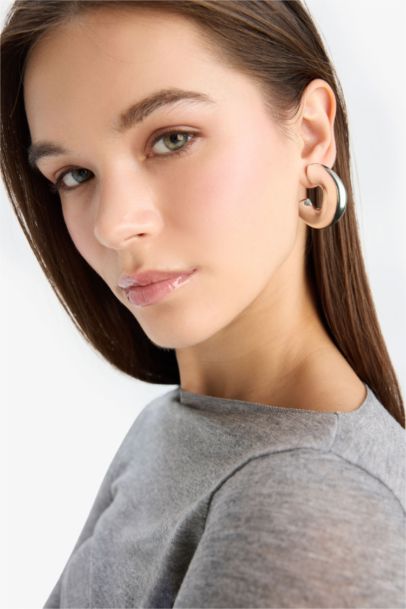 Woman 3 Piece Pearl Earrings