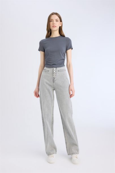 تيشيرت نص كم سليم فيت برقبة مستديرة