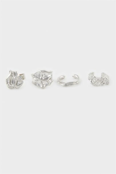 Woman 4 Piece Silver Rings