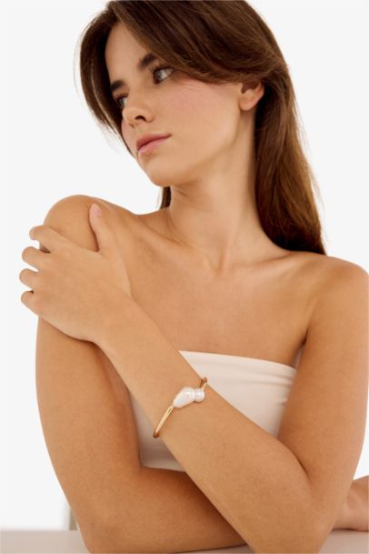 Woman Pearl Bracelet