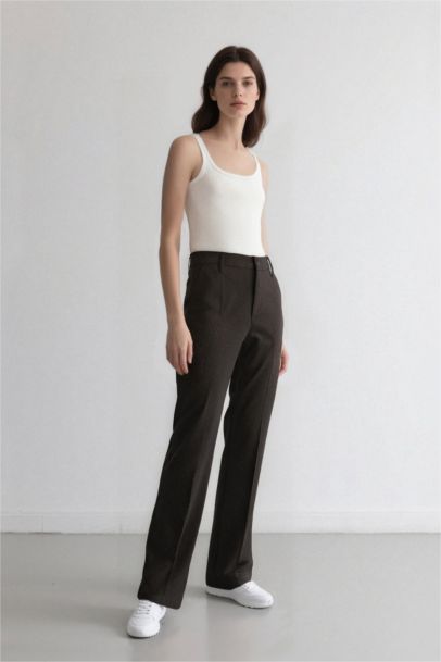 Pantalon droit taille normale avec poches Afra x DeFacto