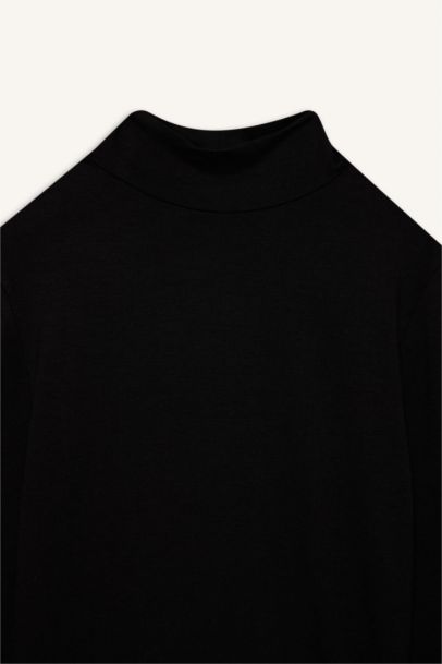 تي شيرت كم طويل سليم فيت