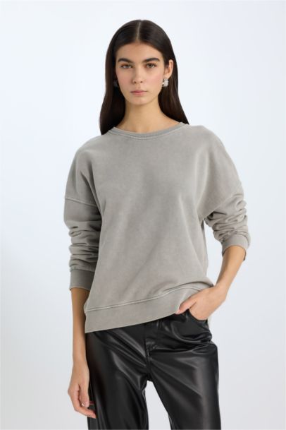 Oversize Fit Crew Neck Basic Sweatshirt