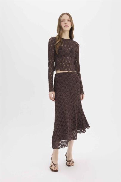 A Cut Lace Normal Waist Midi Knitted Skirt