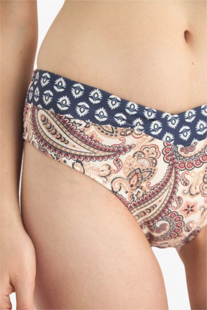 كلوت بكيني مطبوع قصة عادية من Fall in Love