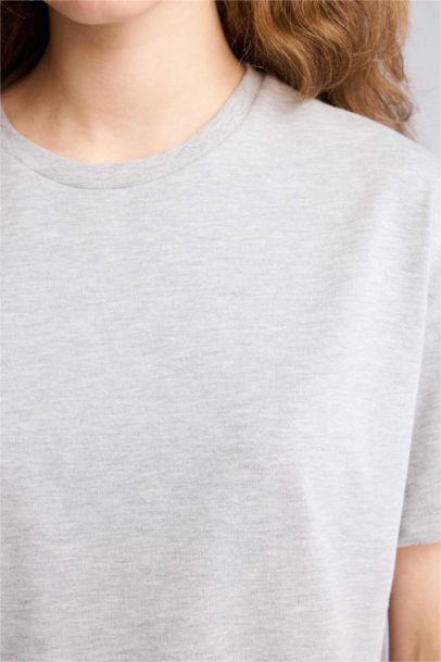 Футболка оверсайз с круглым вырезом и коротким рукавом