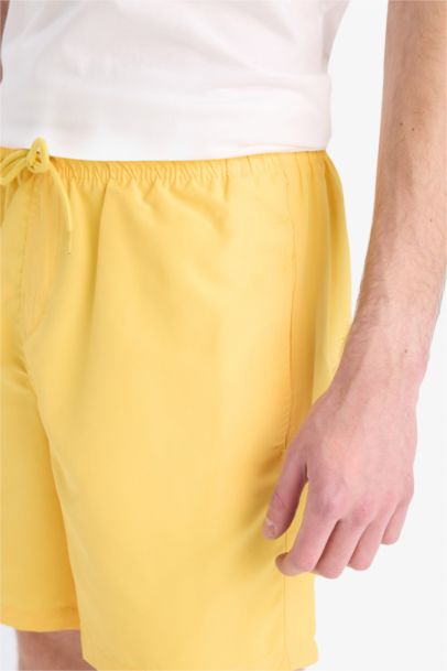 Regular Fit Kısa Boy Cepli File Astarlı Beli Bağcıklı Düz Hafif Kumaş Deniz Şortu