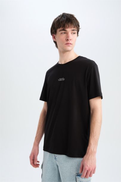 تيشيرت نص ردن مطبوع بياخة مستديرة وقصة عادية