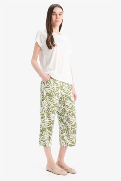 Regular Hem Capri