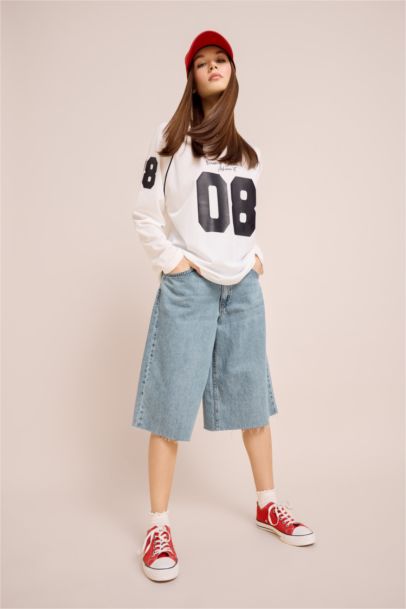 Oversize Fit V-Neck Printed T-Shirt