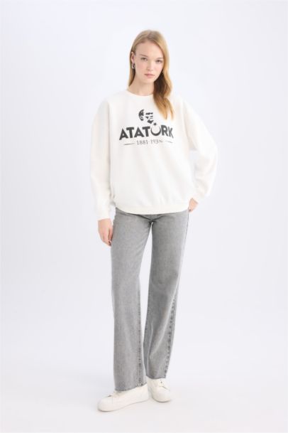 Oversize Geniş Kalıp Bisiklet Yaka Atatürk Baskılı Sweatshirt