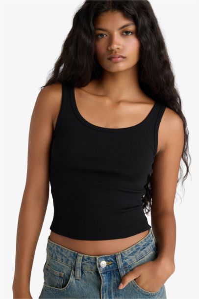 Slim Fit Basic Camisole Round Collar Tank Top