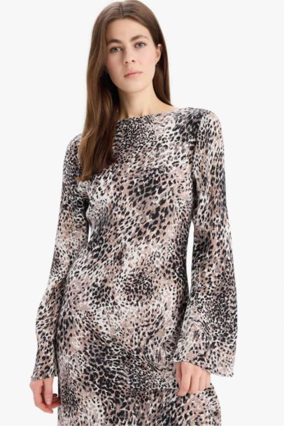 A Cut Ruffle Collar Animal Patterned Midi Dress