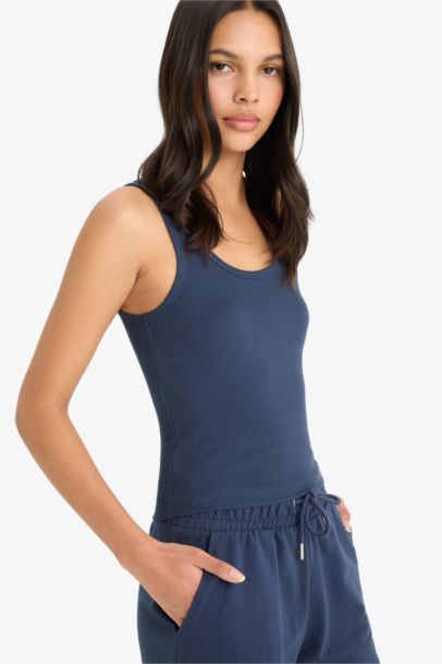 Slim Fit Basic Camisole Round Collar Tank Top