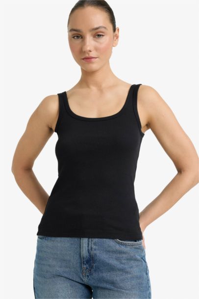 Slim Fit Basic Camisole Round Collar Tank Top