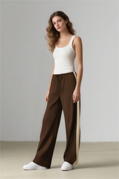 Pantalon large rayé à taille normale