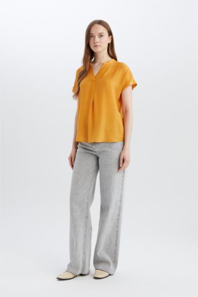 Regular Fit Crew Neck Short Sleeve Blouse