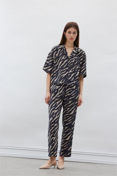 Carrot Fit Regular Hem Double Pocket Printed modal Trousers