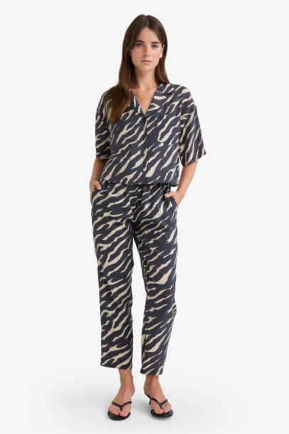 Carrot Fit Regular Hem Double Pocket Printed modal Trousers