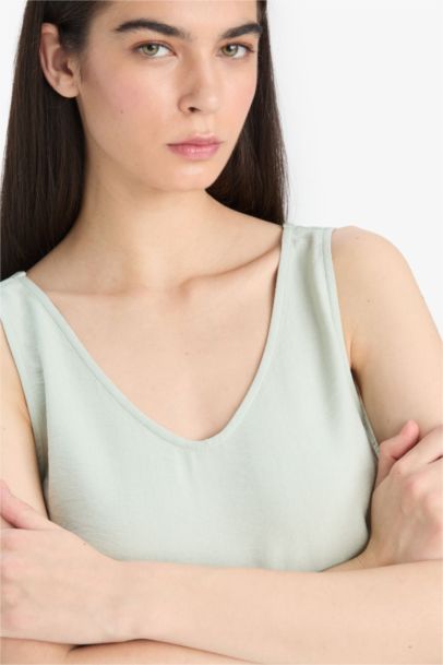 Regular Fit V-Neck Sleeveless Blouse