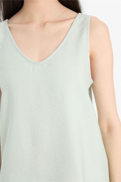 Regular Fit V-Neck Sleeveless Blouse