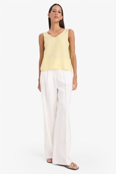 Regular Fit V-Neck Sleeveless Blouse