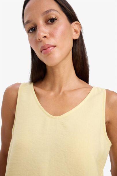 Regular Fit V-Neck Sleeveless Blouse