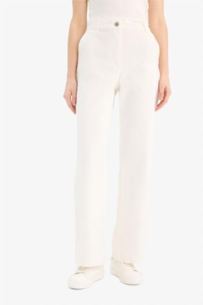 Pantalon en gabardine large à taille normale et poches