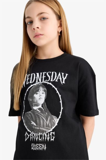 Girl Wednesday Relax Fit Crew Neck T-Shirt