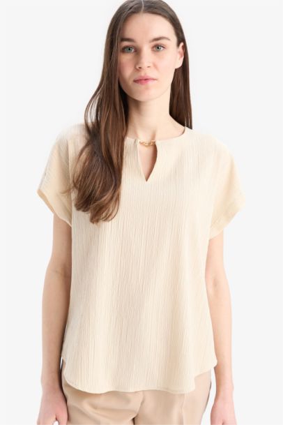 Regular Fit Crew Neck Short Sleeve Blouse