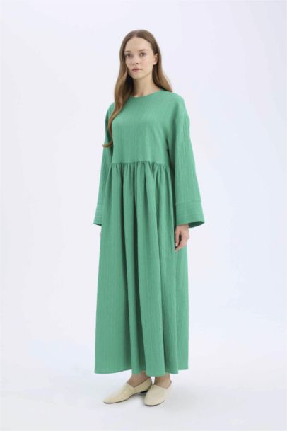 Robe longue à col rond et manches longues Coupe régulière