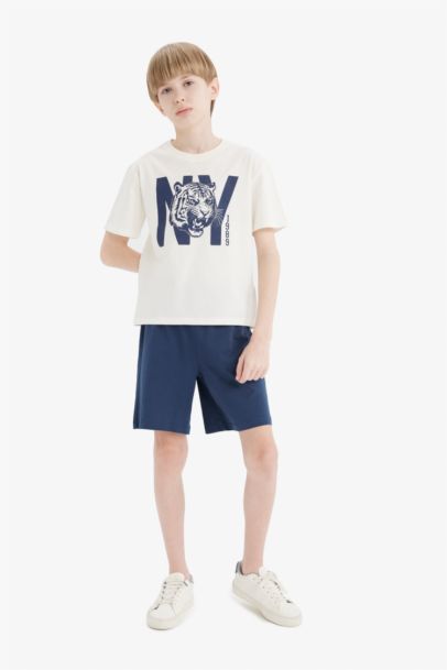 Новый комплект пижамы для мальчиков: верх с короткими рукавами и низ-шорты с эластичной талией, для мальчиков