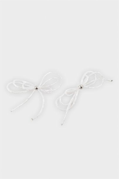 Woman White Ribbon Earrings