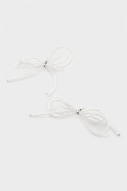 Woman White Ribbon Earrings